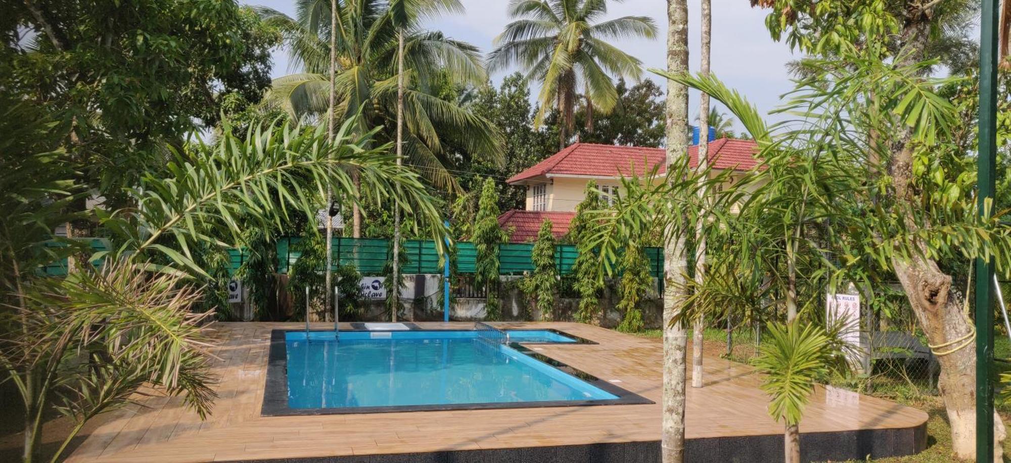 Dolphin Enclave Service Studio Apartments Kalpetta Exteriör bild